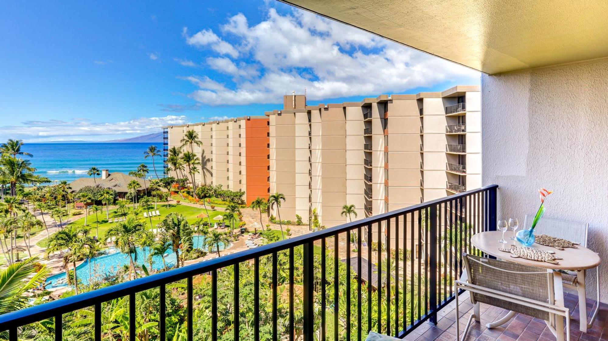 Maui Westside Presents: Kaanapali Shores 733 Stunning Ocean Views New Listing Appartement
